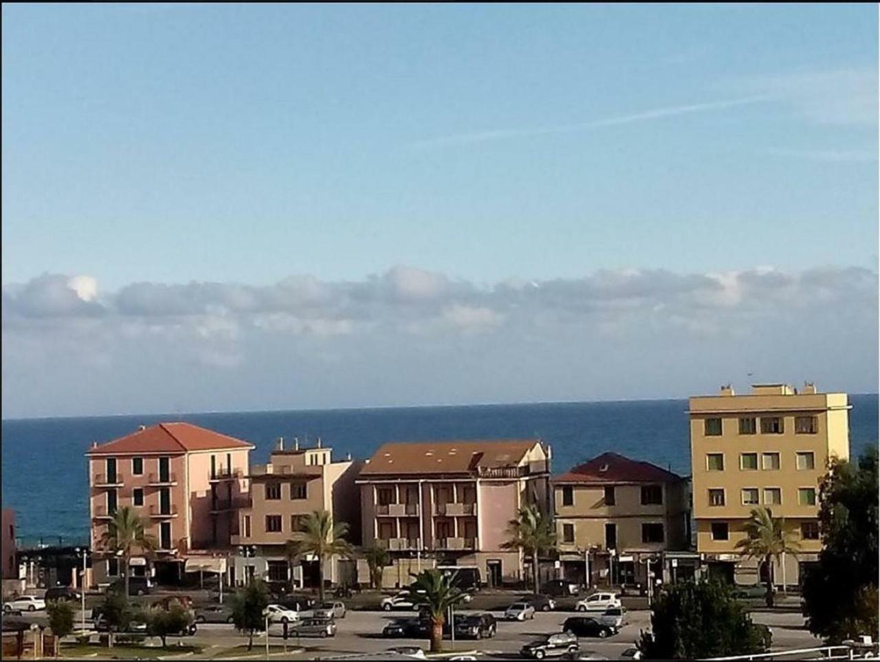 Hotel La Milanese Pietra Ligure Zewnętrze zdjęcie